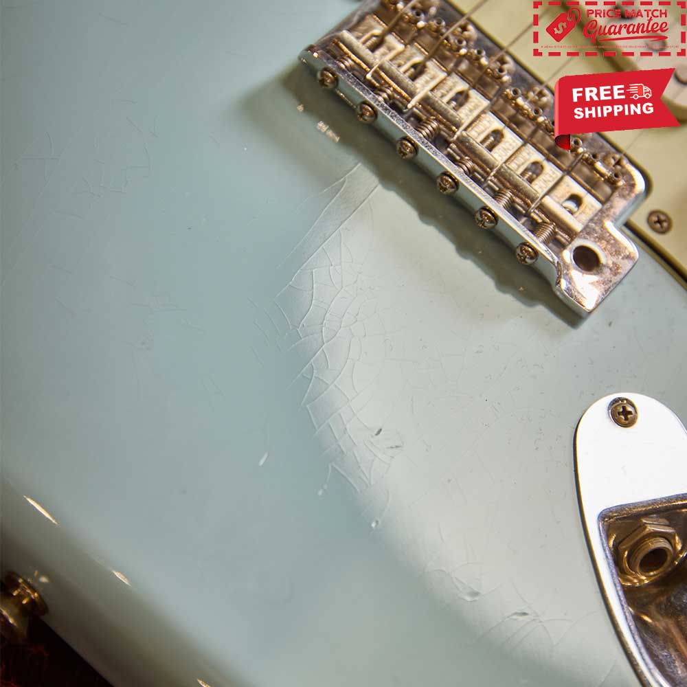 FENDER Ltd Ed Vintera II Road Worn '60s Stratocaster Sonic Blue - Image 3