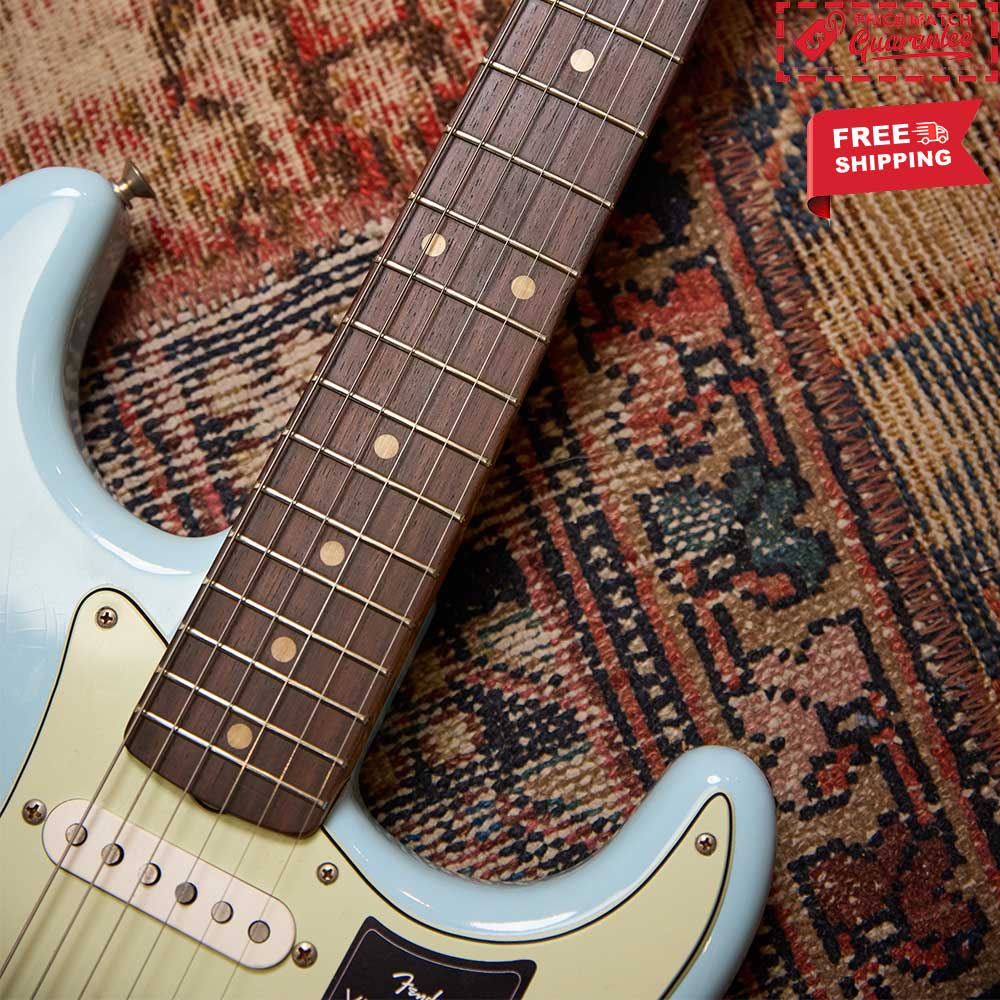 FENDER Ltd Ed Vintera II Road Worn '60s Stratocaster Sonic Blue - Image 4
