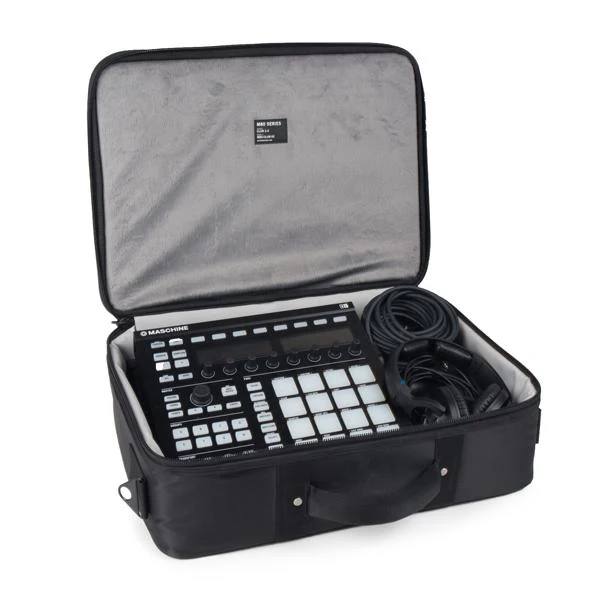 Mono M80 Pedal Board Small Black with M80 Club 2.0 Case - Image 9